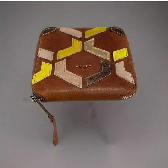VELEZ Zipper Round Square Wallet 5in x 5in Leather - Picture 1 of 6